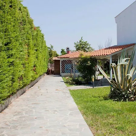 Villa With Private Garden In Halkidiki *